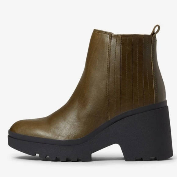 Eileen Fisher Kat olive distressed‎ leather lug sole Chelsea ankle boots size 11 - Picture 5 of 16